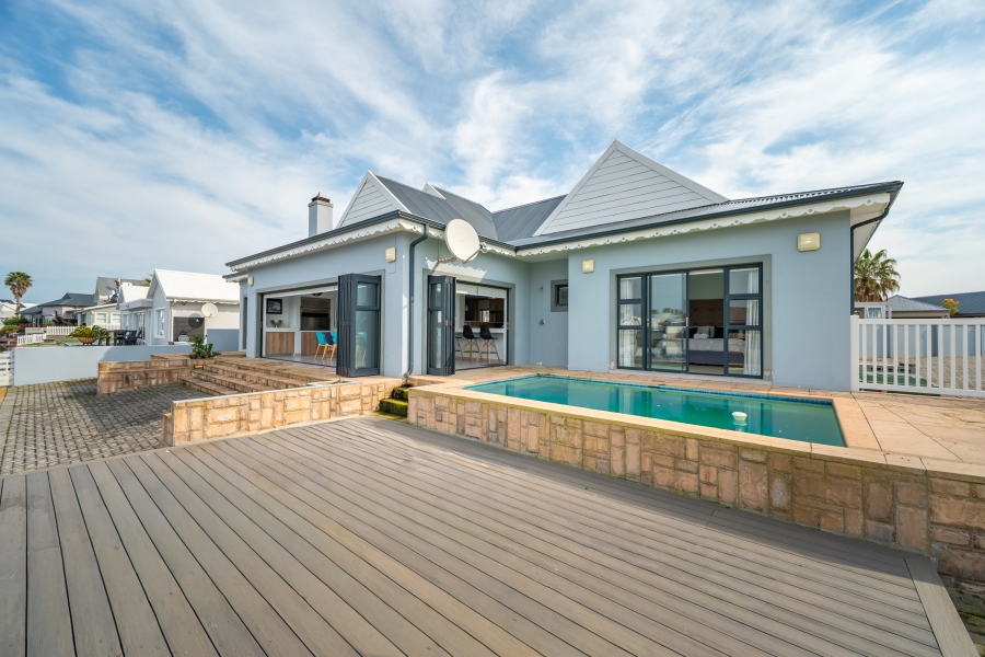 5 Bedroom Property for Sale in Marina Martinique Eastern Cape
